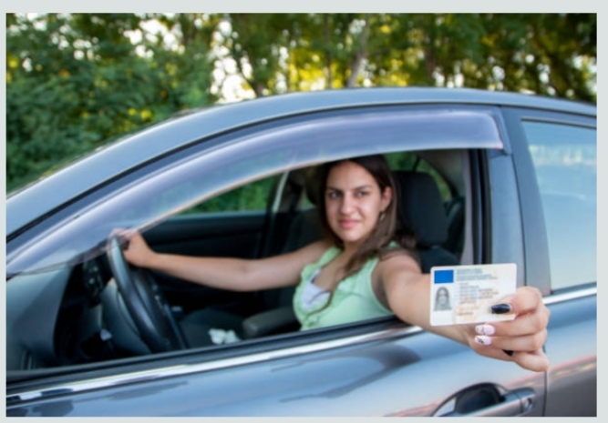 ड्राइविंग लाइसेंस की। इमेज driving licence क्या हैं 